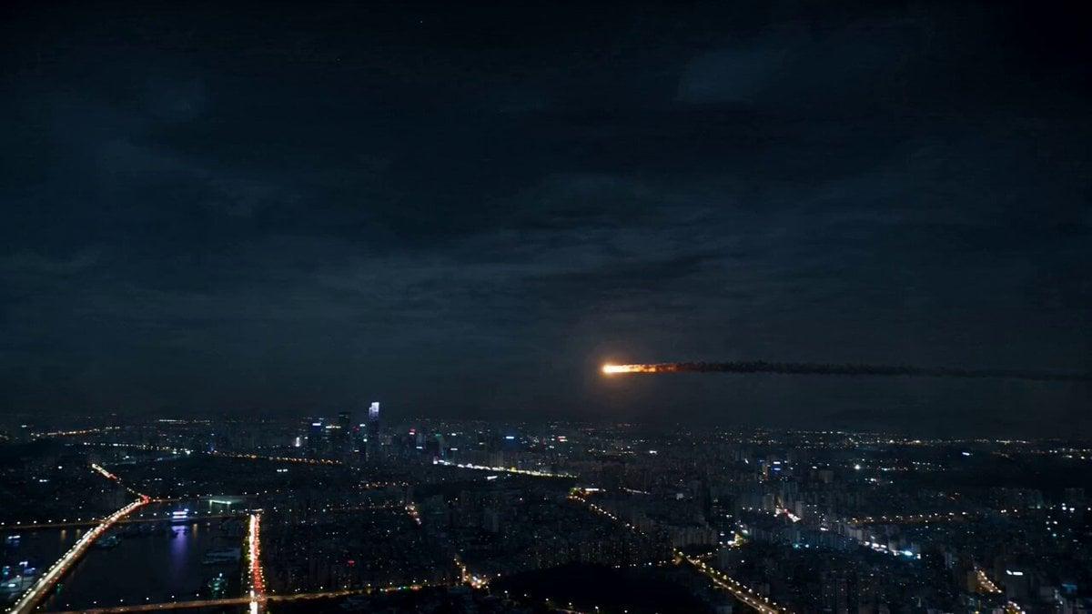 Seedance prompt example — Glowing Asteroid Enters the Atmosphere